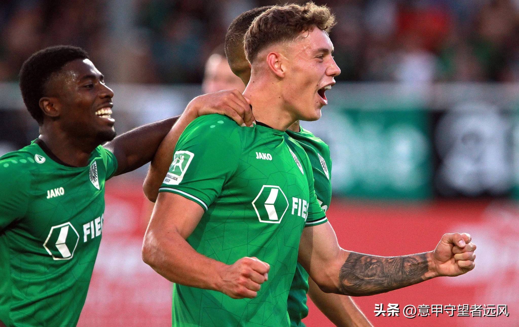 汉堡队年轻球员崭露头角,成为球队希望 汉堡队年轻球员崭露头角,成为球队希望