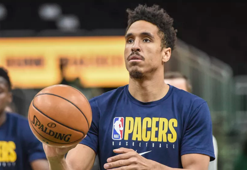 步行者队员在家训练成果展示