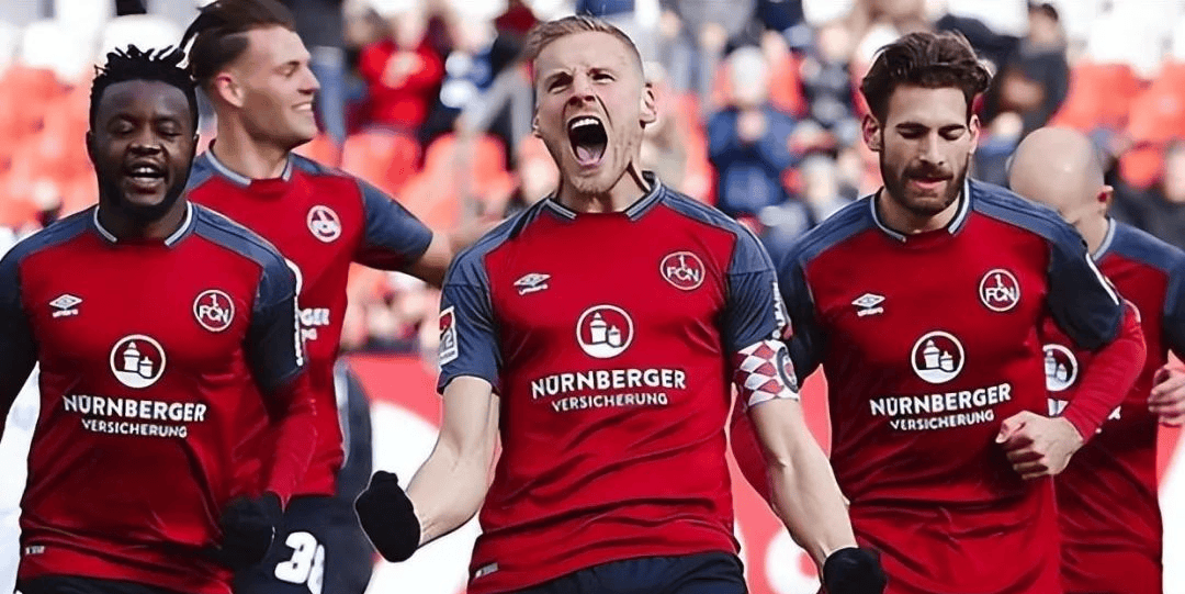 沙尔克04客场击败弗莱堡,士气大增的简单介绍 沙尔克04客场击败弗莱堡,士气大增的简单介绍