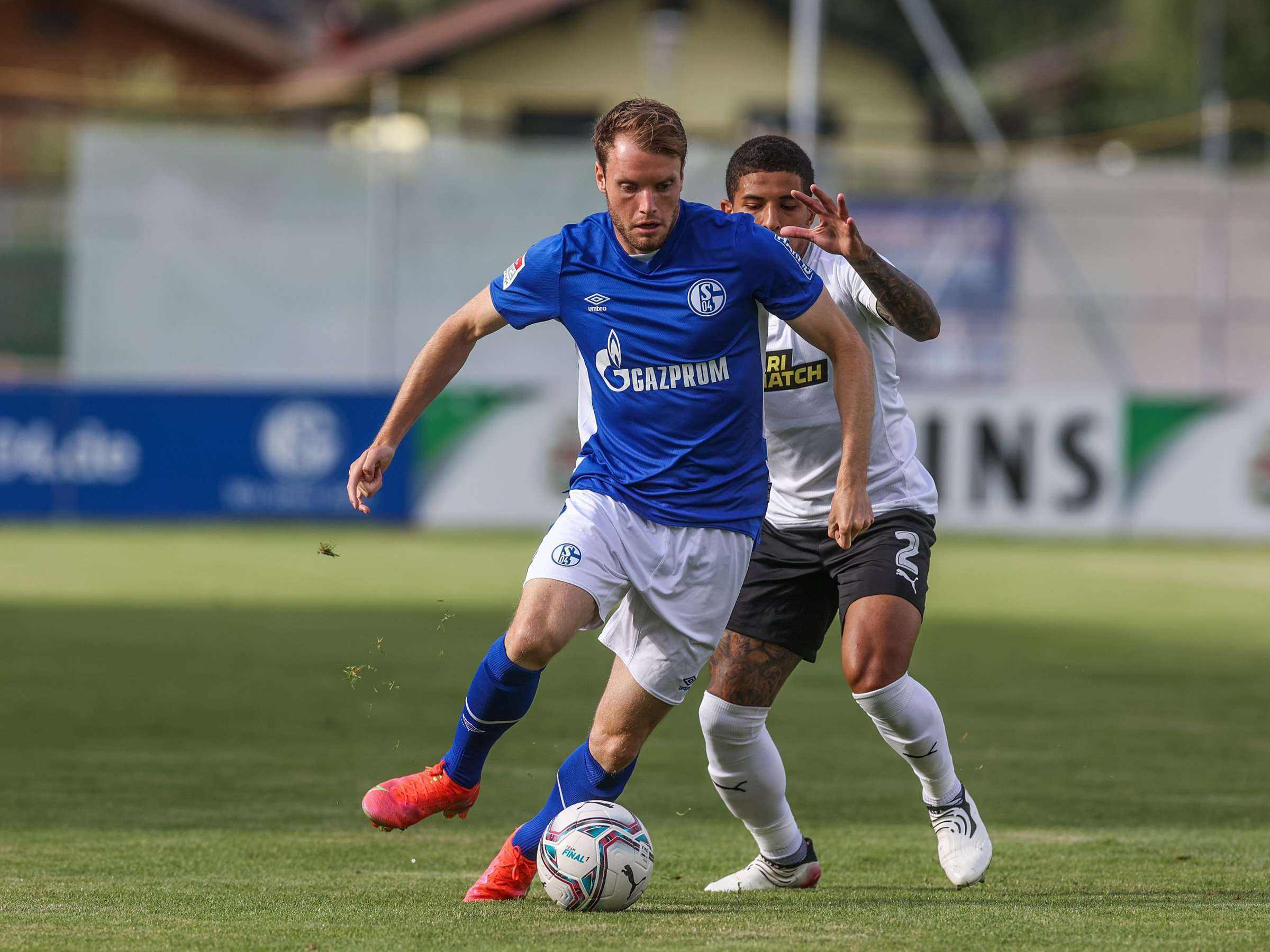 沙尔克04客场击败弗莱堡,士气大增的简单介绍 沙尔克04客场击败弗莱堡,士气大增的简单介绍