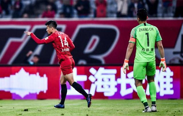 恒大客场惨败泰达，失去领先位置