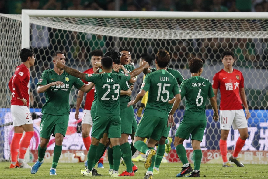 恒大客场惨败泰达，失去领先位置