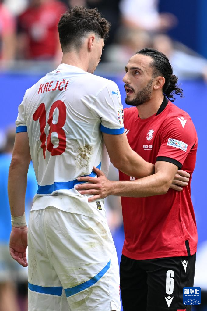 格鲁吉亚队在比赛中取得胜利，锁定晋级名额