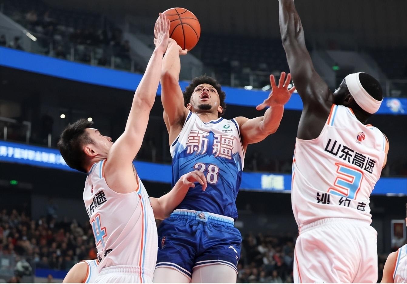 山东男篮展现实力,横扫对手斩获胜利 山东男篮展现实力,横扫对手斩获胜利