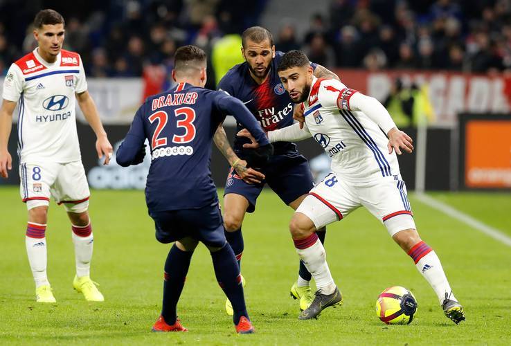 朗斯主场不敌马赛,遭受失败挑战 朗斯主场不敌马赛,遭受失败挑战