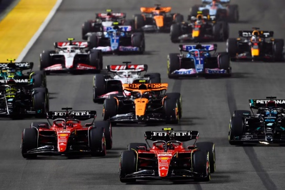 红牛车队碾压梅赛德斯，皮亚斯特里惊艳四座的简单介绍