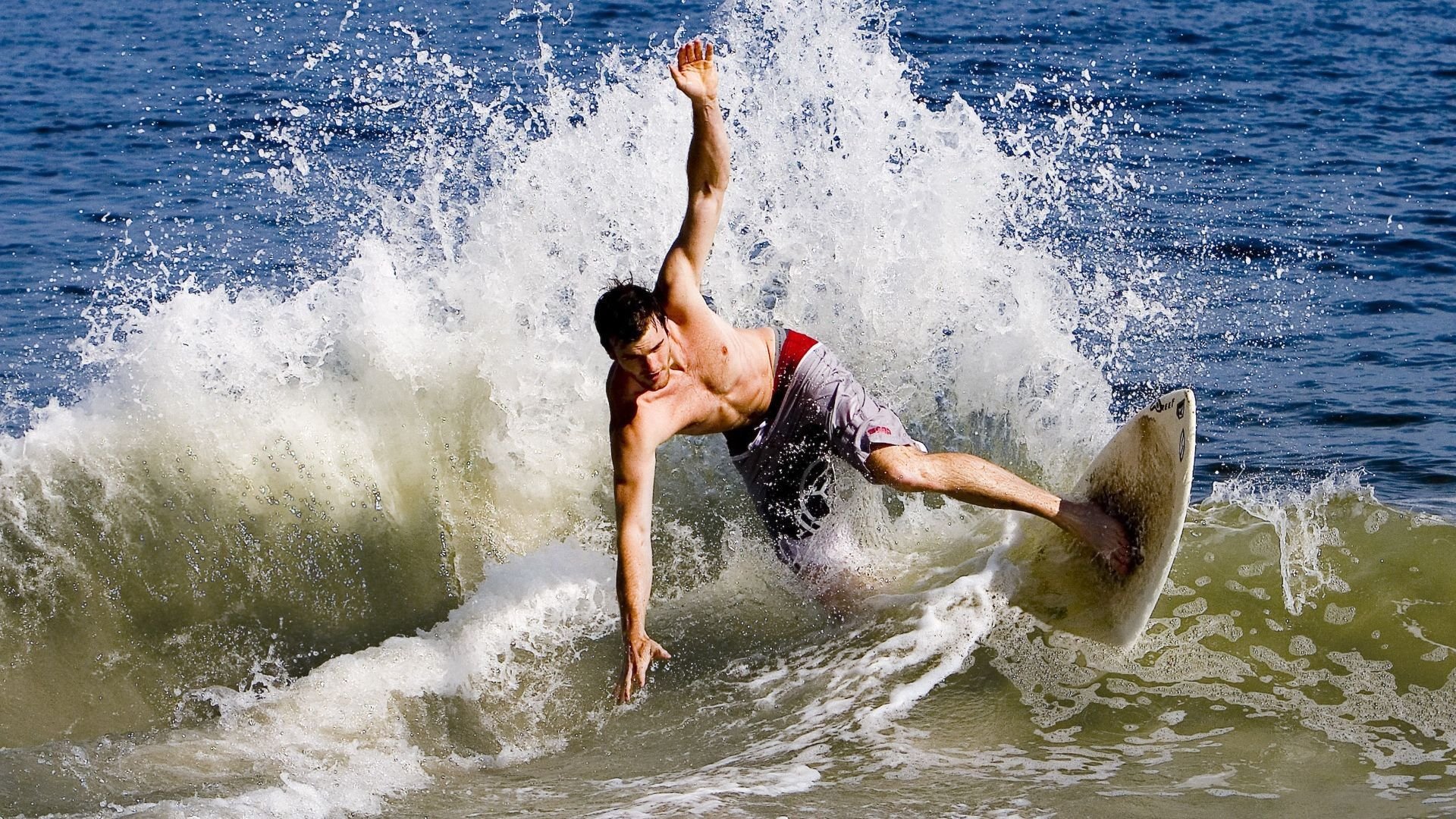 跨界绝杀，从NBA奇才到F1街道，爱德华兹的统治时刻